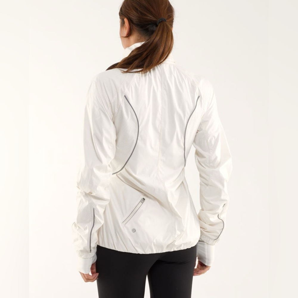 Lululemon Inspire Jacket 🦄 Rare Colour Ghost Size 12 Reflective Water Resistant
